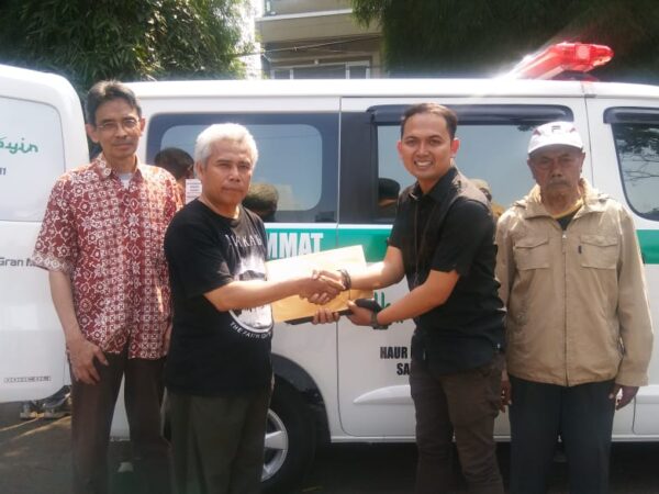 Mobil Ambulan Masjid Al-Muntasyir